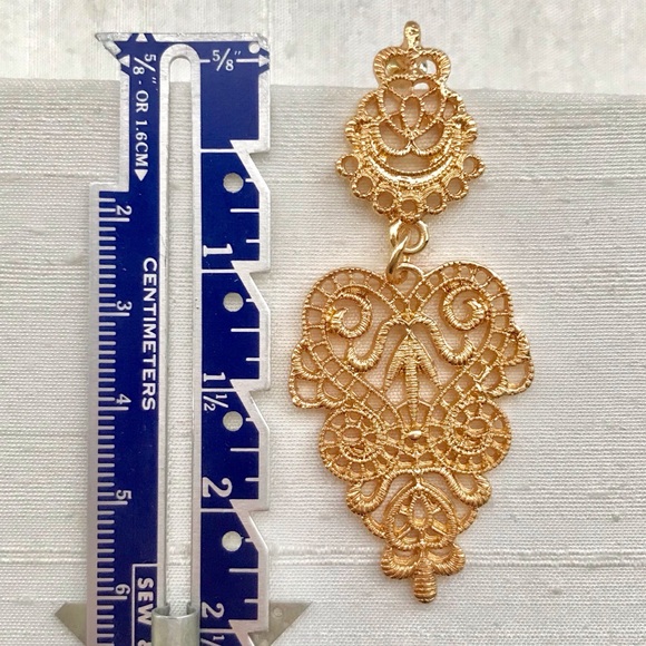 Lovely Lace Earrings - Gold - Picture 2 of 6